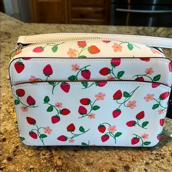 Kate Spade | Strawberry Crossbody Bag 🍓🌸 - Picture 14 of 15